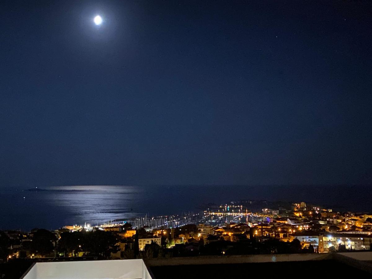 Superbe T2 44M2 - Grande Terrasse Vue Mer Panoramique Exceptionnelle Piscine - Parking Bandol Zewnętrze zdjęcie