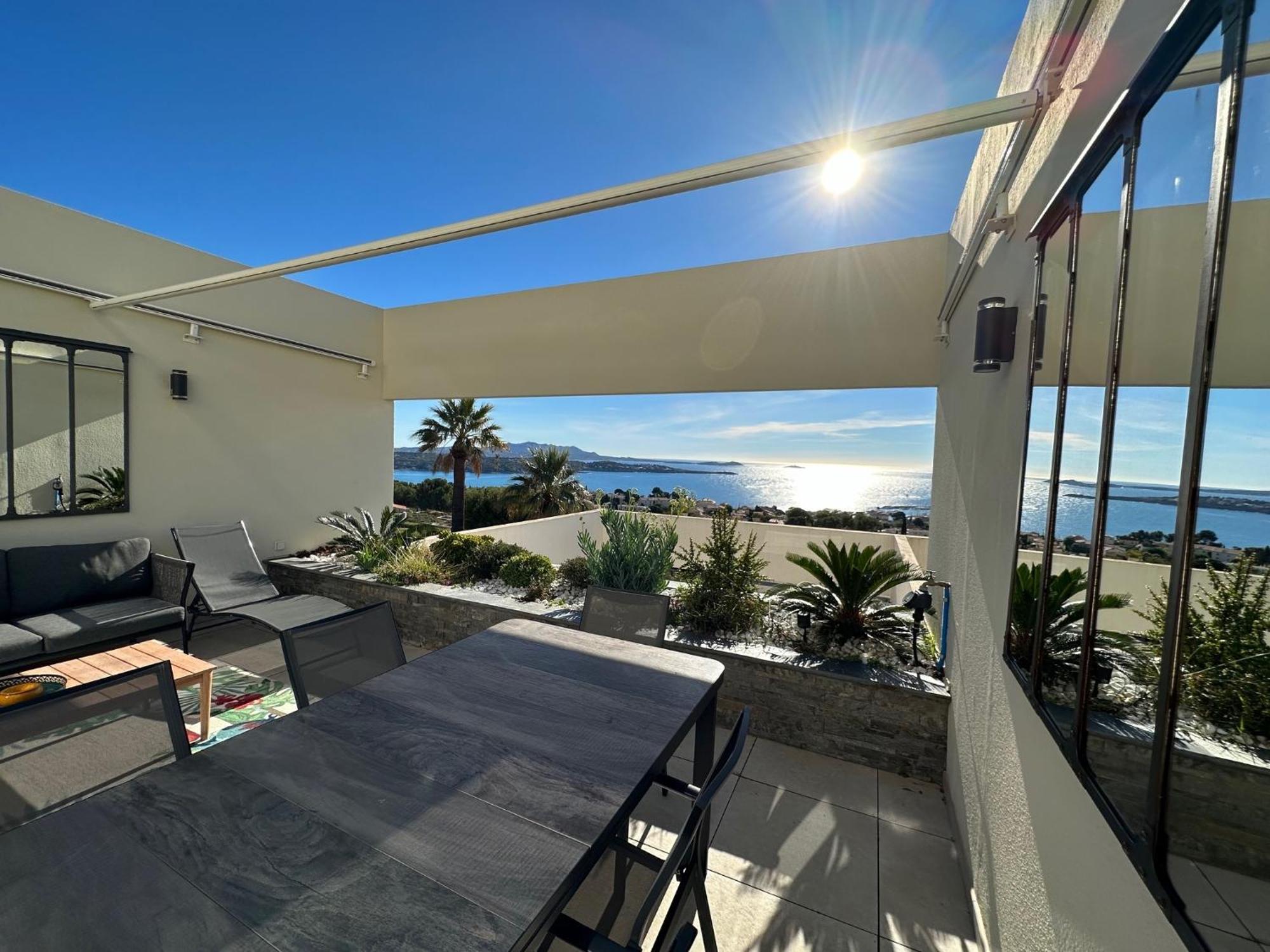 Superbe T2 44M2 - Grande Terrasse Vue Mer Panoramique Exceptionnelle Piscine - Parking Bandol Zewnętrze zdjęcie